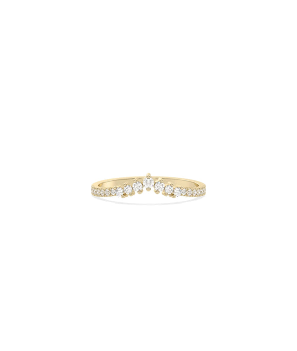 Diamond Chevron Band Ring in yellow gold with V-shaped diamond pattern
