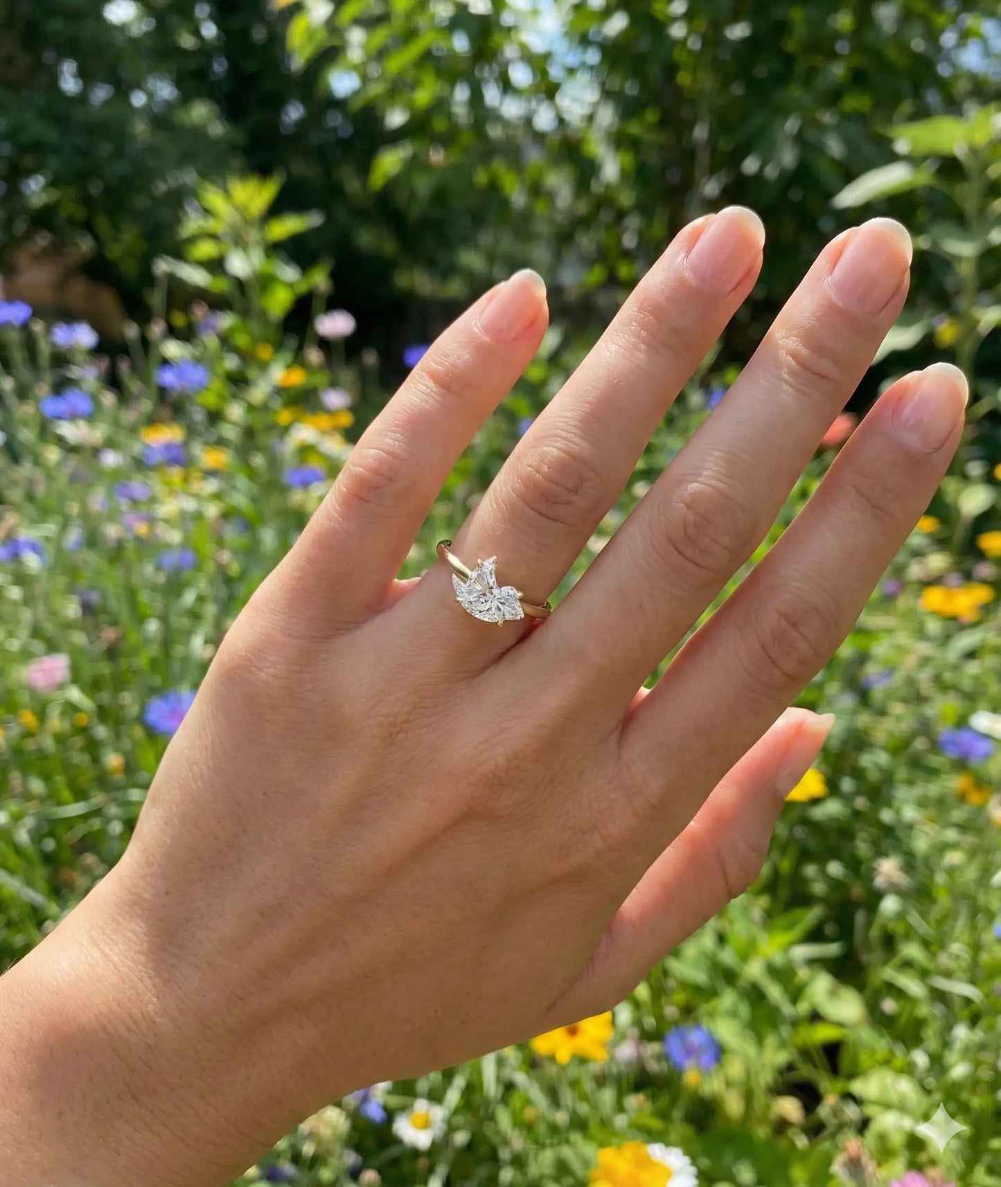 ONE CUT™ Sparrow Bird Prong Set Band Ring