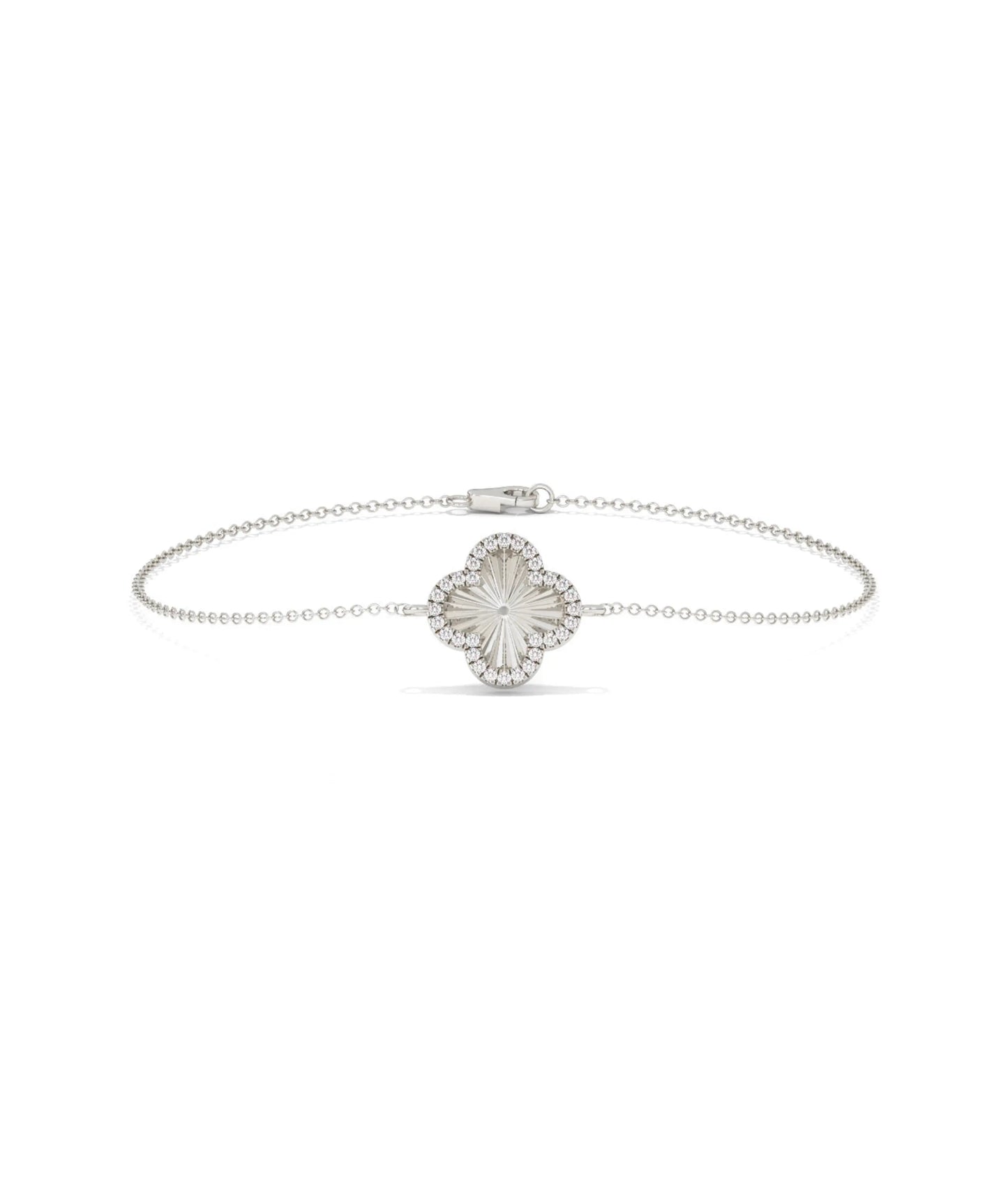 Fluted Clover Bracelet white gold with lucky four leaf design