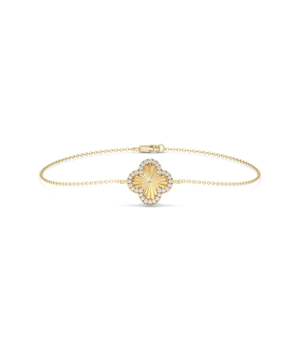 Fluted Clover Bracelet front view yellow gold with diamond clover charm
