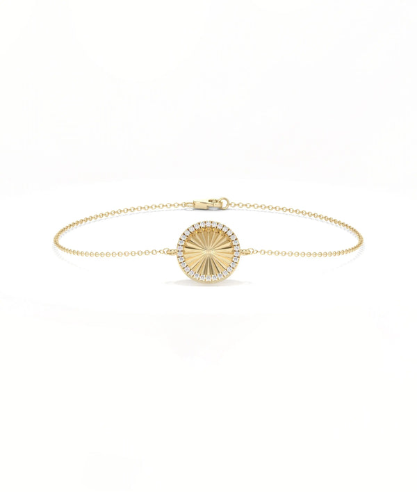 Fluted Circle Bracelet front view yellow gold with diamond circle charm