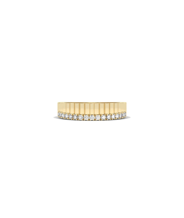 Fluted diamond band ring front view in yellow gold with single diamond row