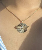 Fluted Solitaire Wings Charm