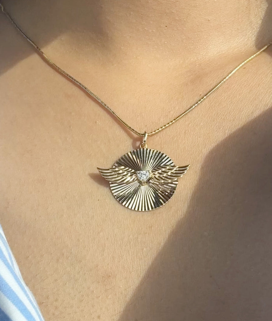 Fluted Solitaire Wings Charm