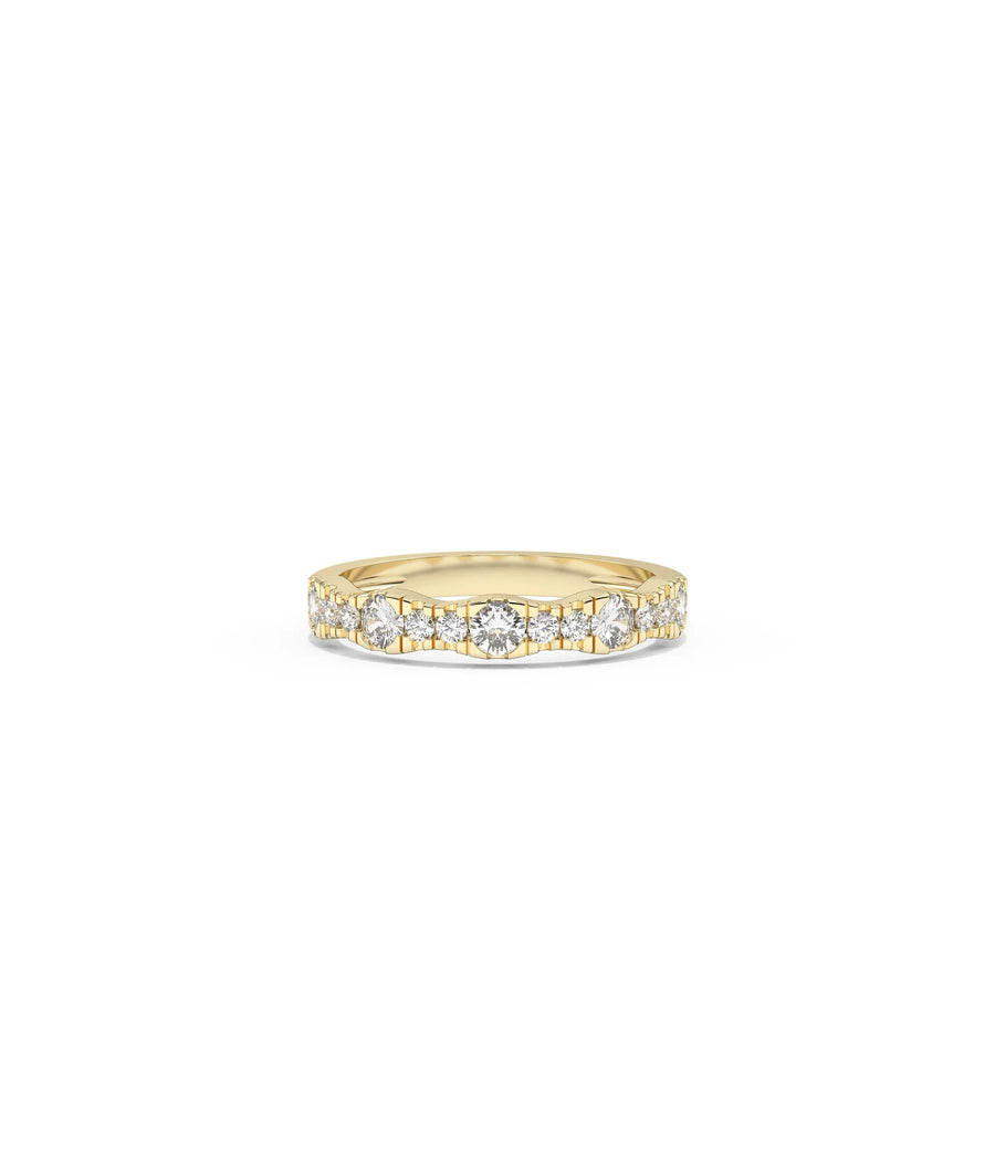 Graduating Diamond Band Ring in yellow gold with progressively sized diamond progression