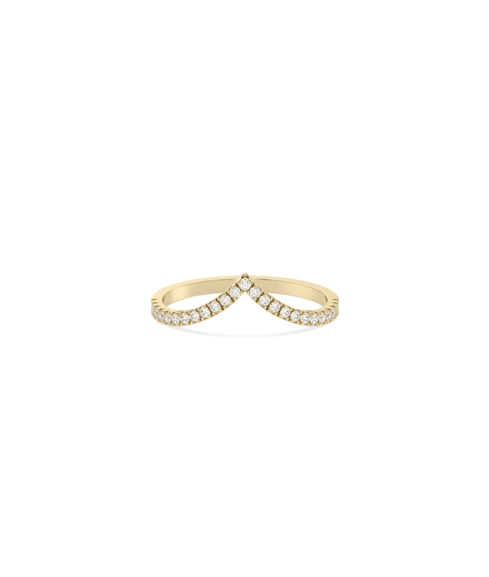 Diamond Chevron Band Ring in yellow gold with V-shaped chevron diamond pattern