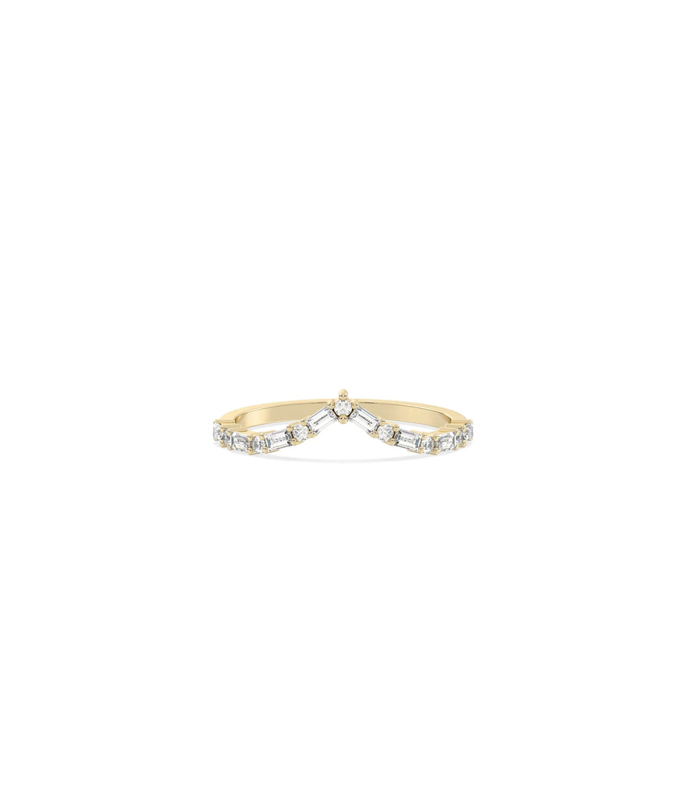 Diamond Baguette and Round Chevron Band Ring in yellow gold with mixed diamond cuts