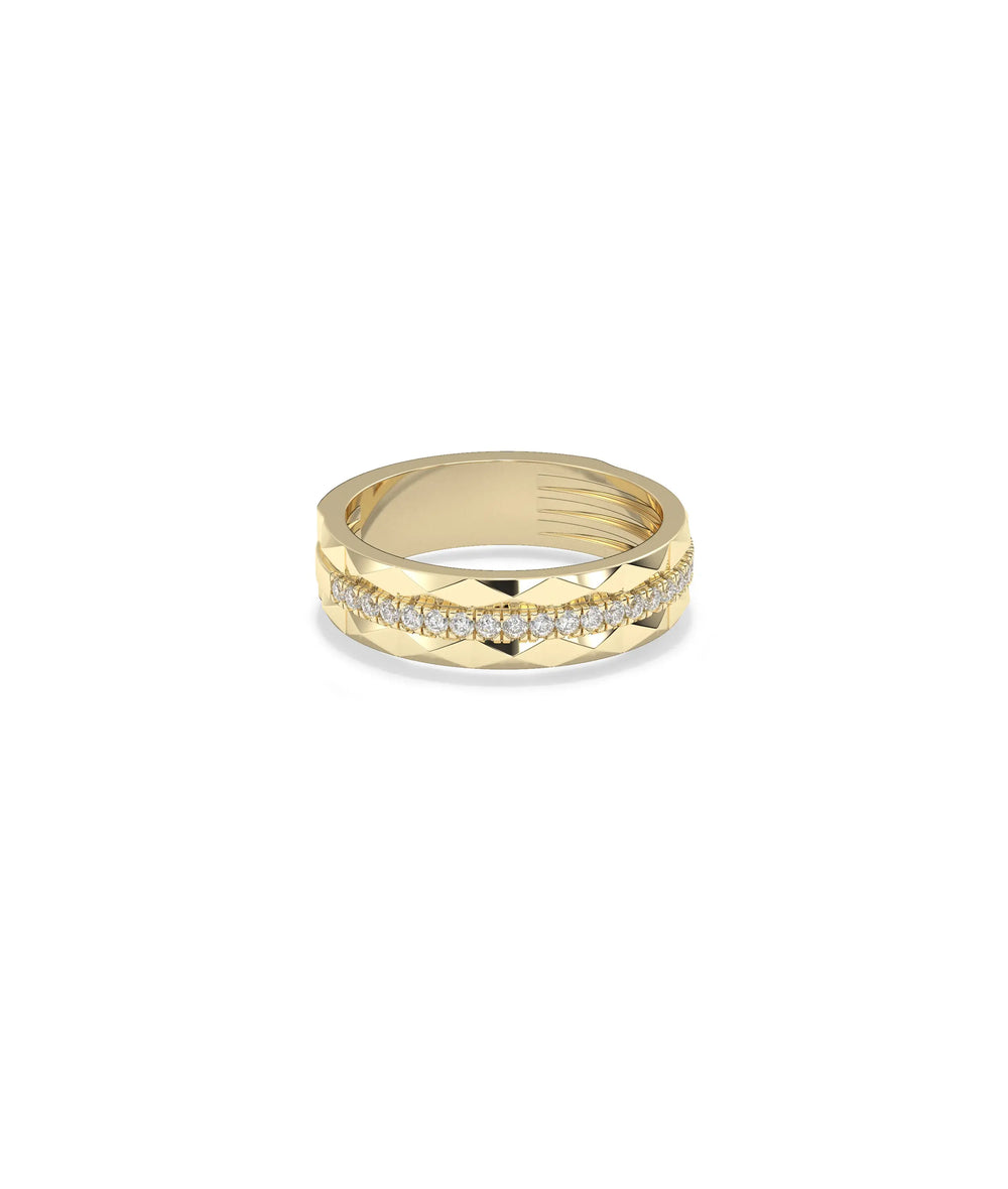 Faceted gold band ring side profile displaying diamond line and 5mm width detail