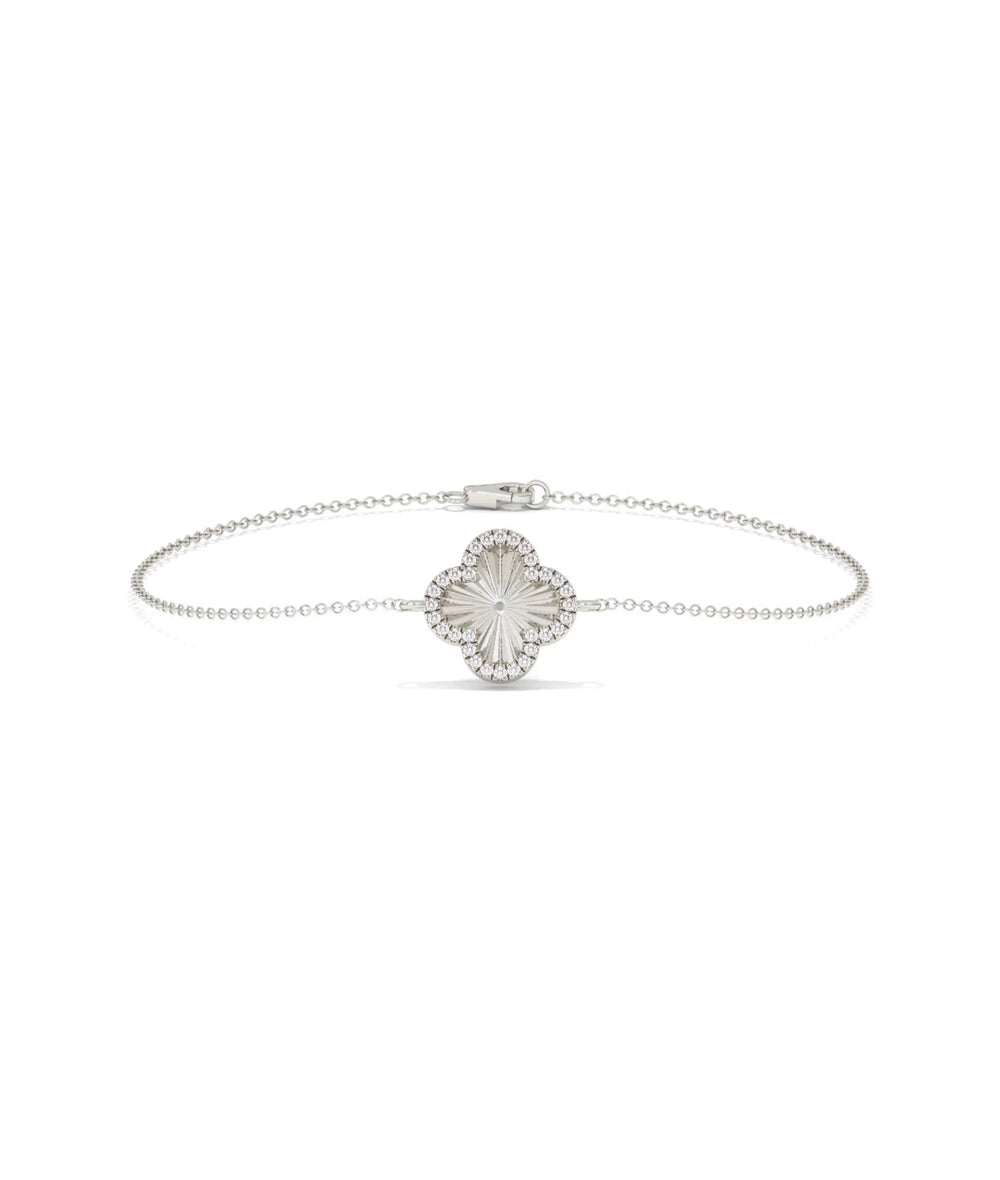 Fluted Clover Bracelet white gold with lucky four leaf design