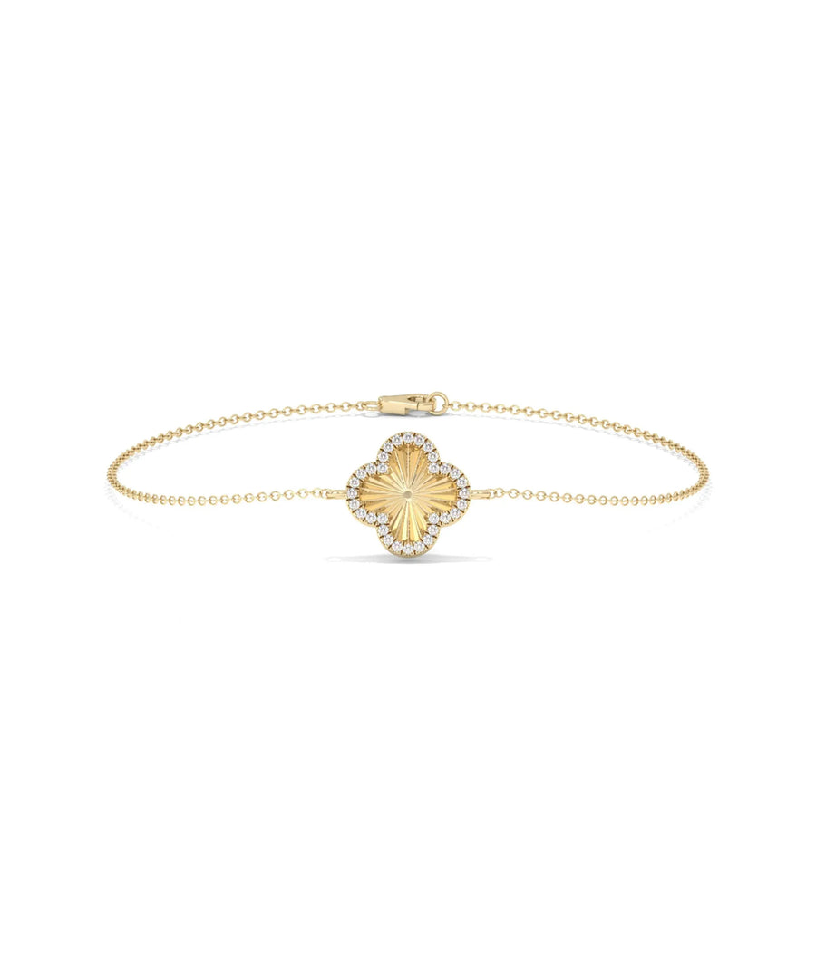 Fluted Clover Bracelet front view yellow gold with diamond clover charm