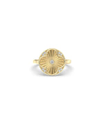 Fluted clover diamond ring lucky gold front view with four-leaf clover design
