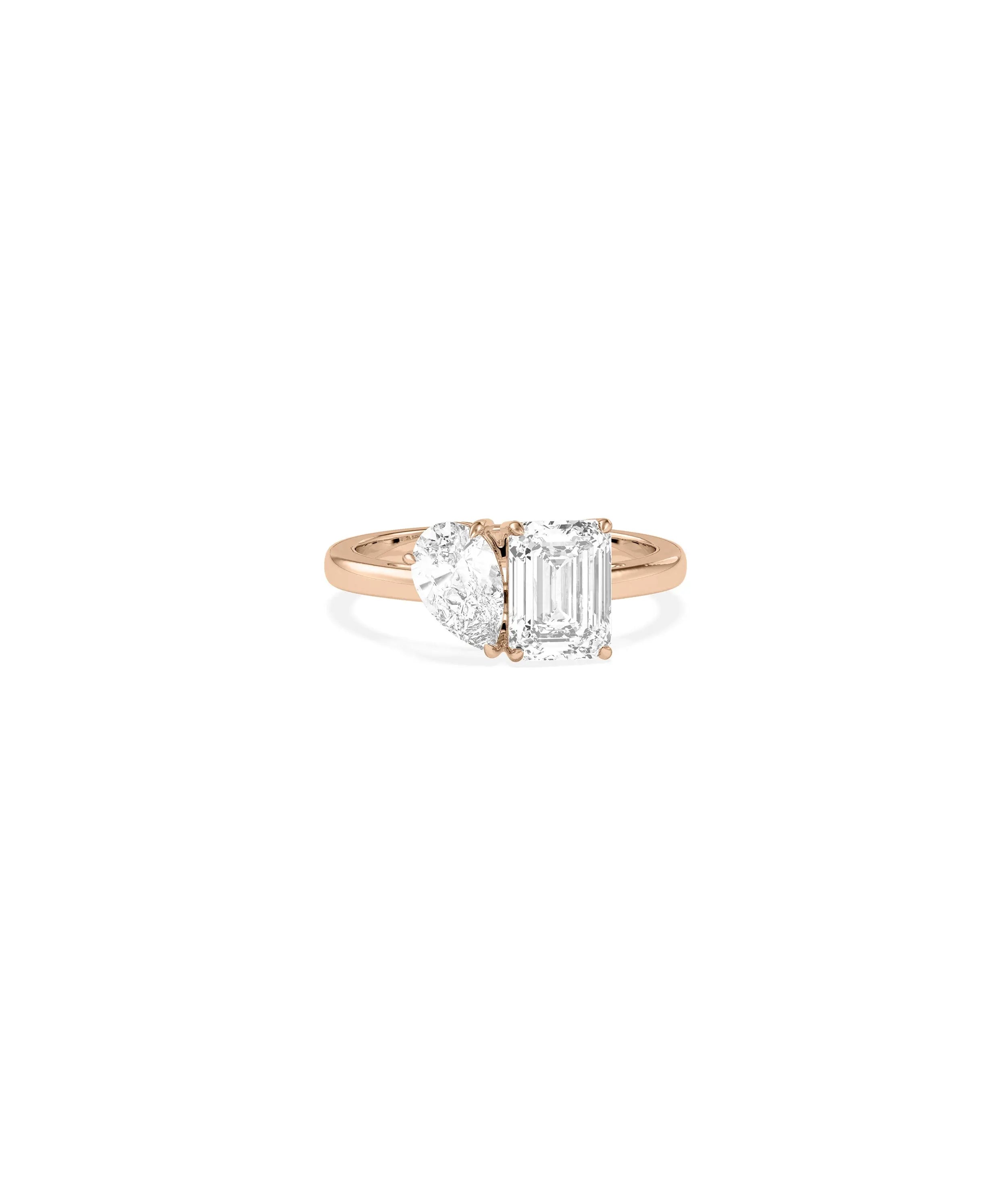 Side profile of Solitaire Toi-Et-Moi Ring highlighting balanced stone placement