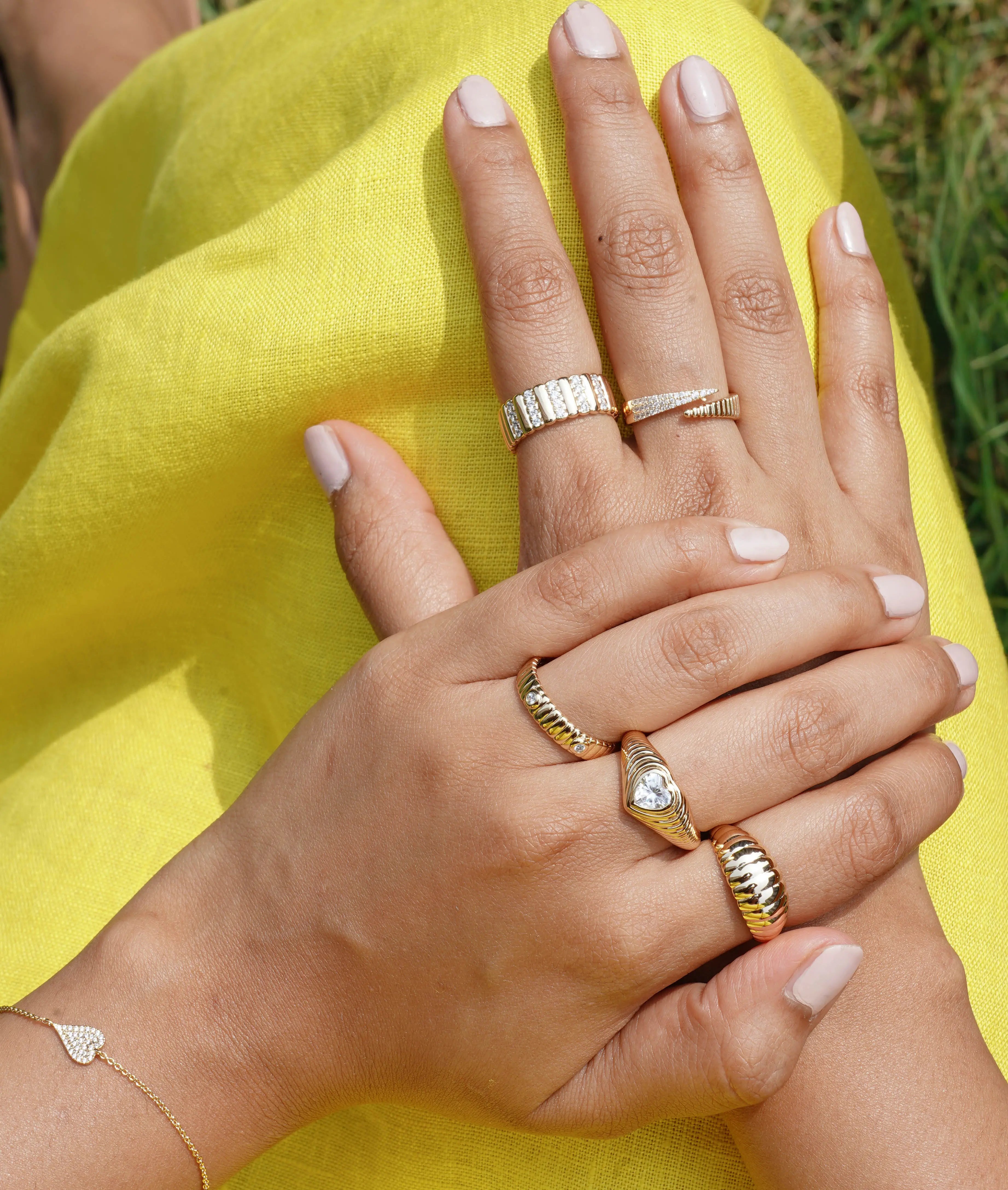 Diamond Pave Fluted Bypass Ring 0.15 ctw sparkle detail