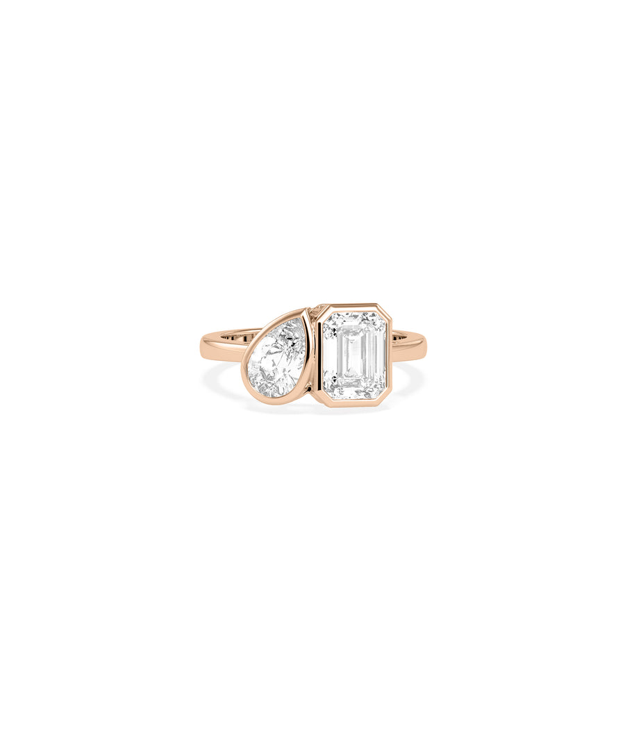 Bezel toi et moi emerald pear lab diamond ring in rose gold
