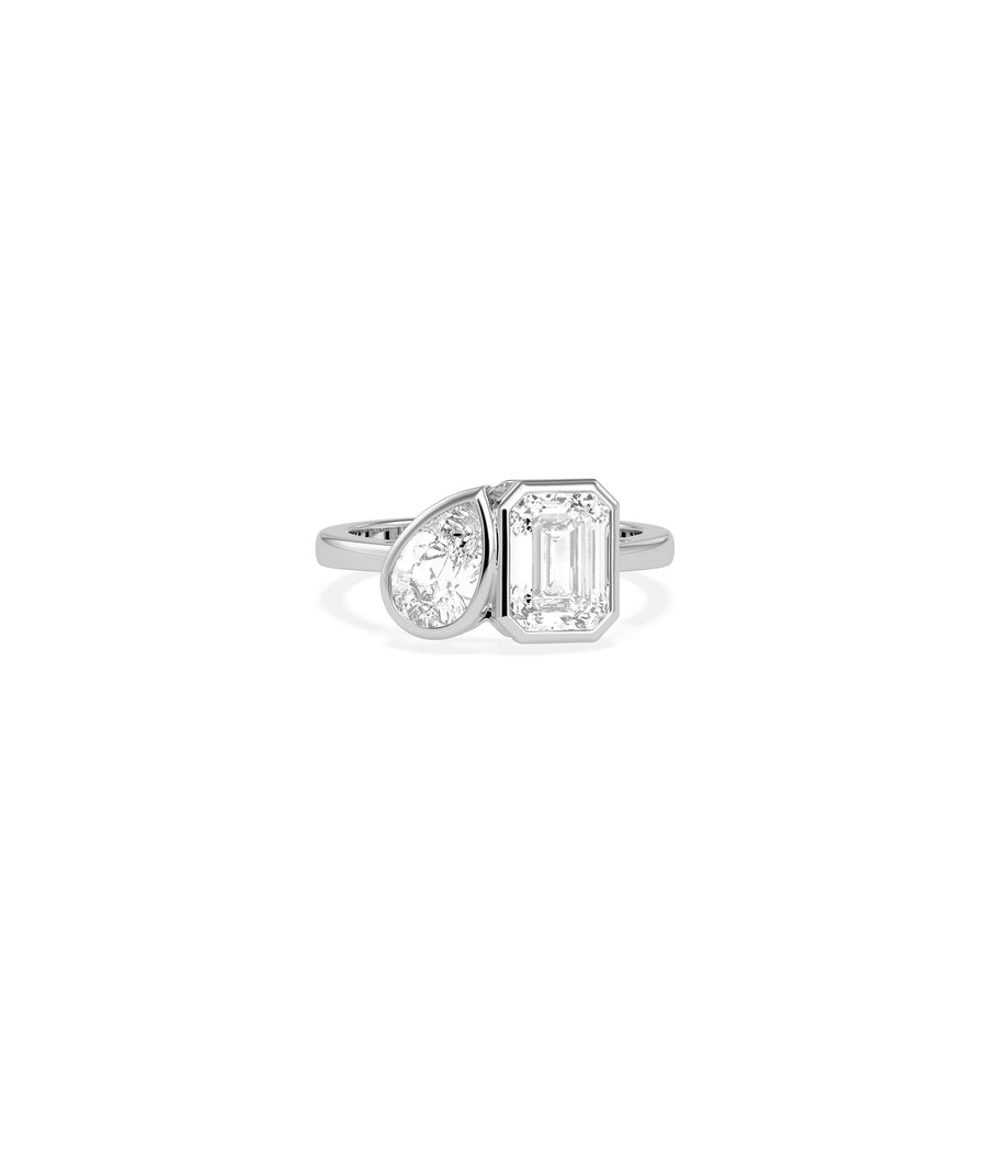 Bezel toi et moi emerald pear lab diamond ring in white gold