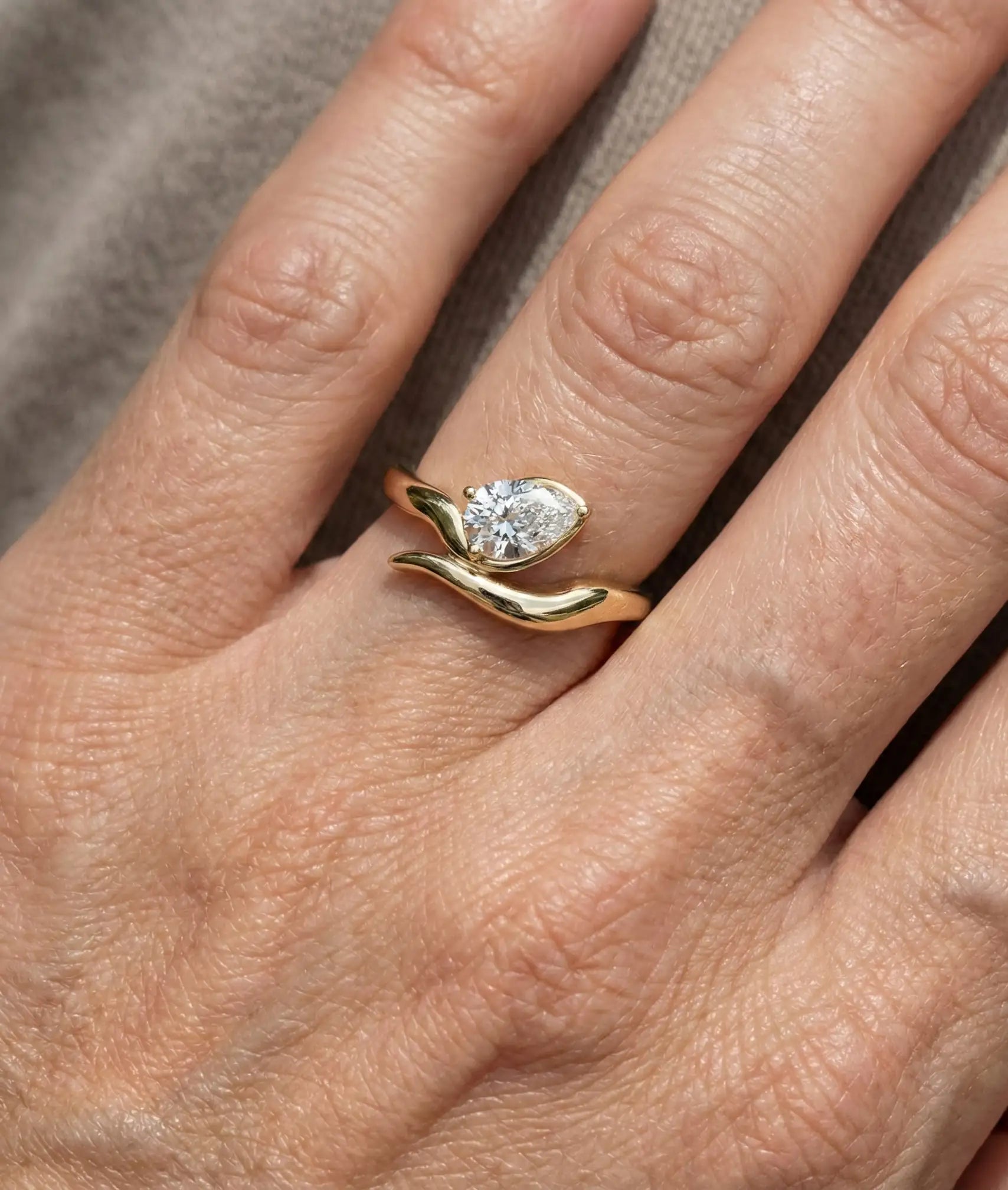 Wave Snake Diamond Ring