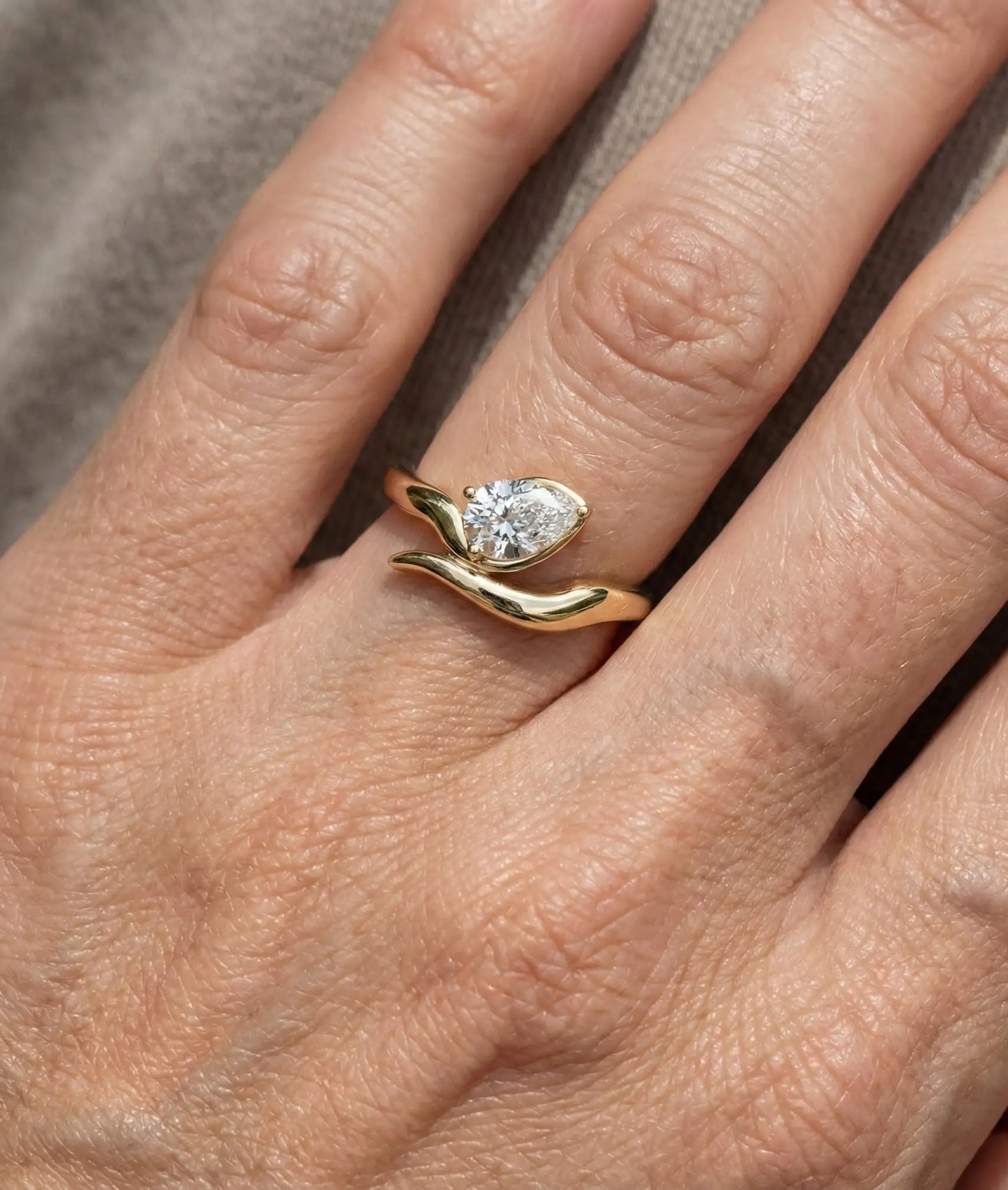 Wave Snake Diamond Ring