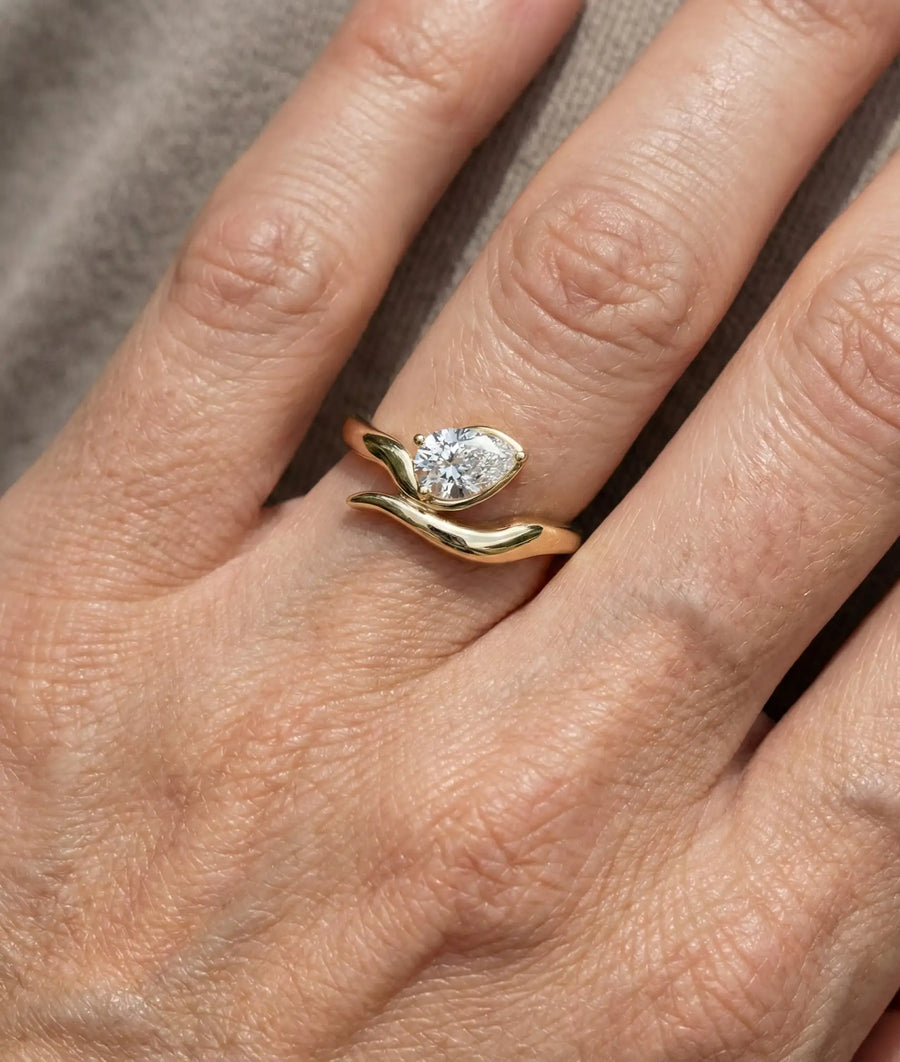Wave Snake Diamond Ring