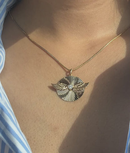 Fluted Solitaire Wings Charm Gold Pendant