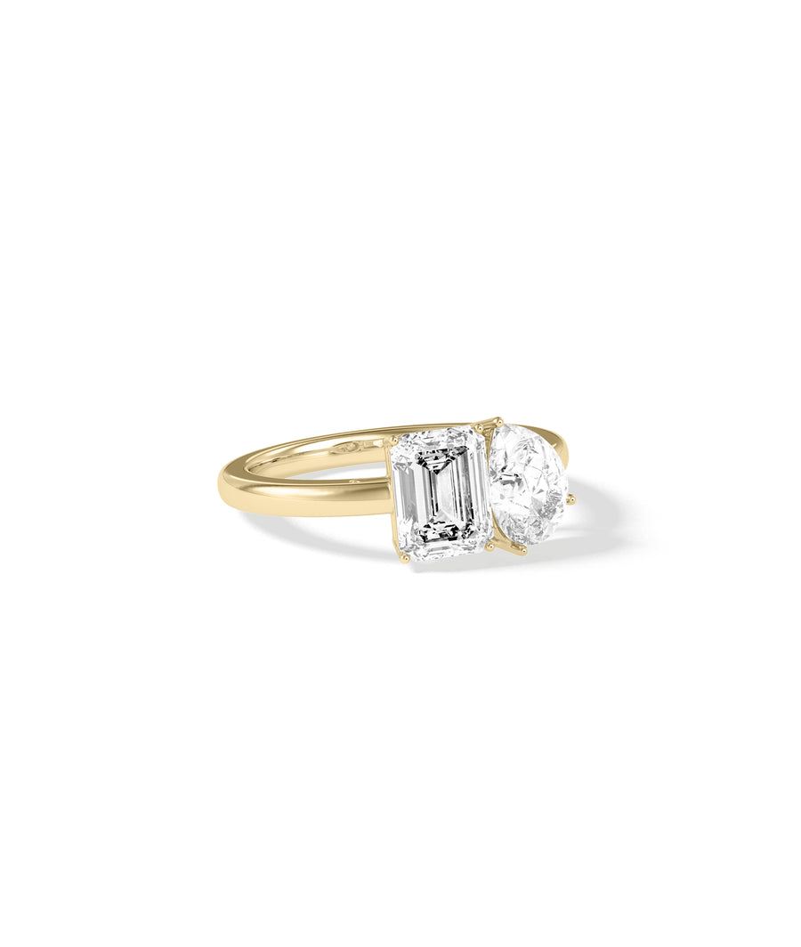 Toi Et Moi solitaire diamond ring in 14K yellow gold side view